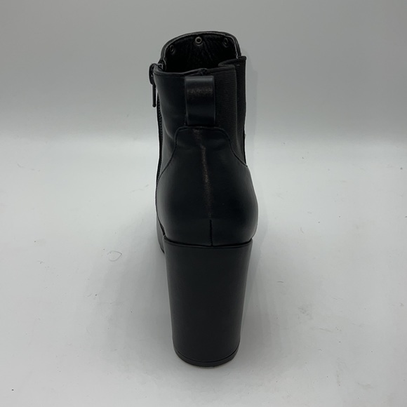 #S0050 Mari A. Comfort Black Zip-Up Pointed Toe Boots | Size: 6.5M - Picture 4 of 12